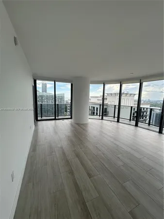 $5,400 | 55 Southwest 9th Street, Unit 3506, Miami, FL 33130