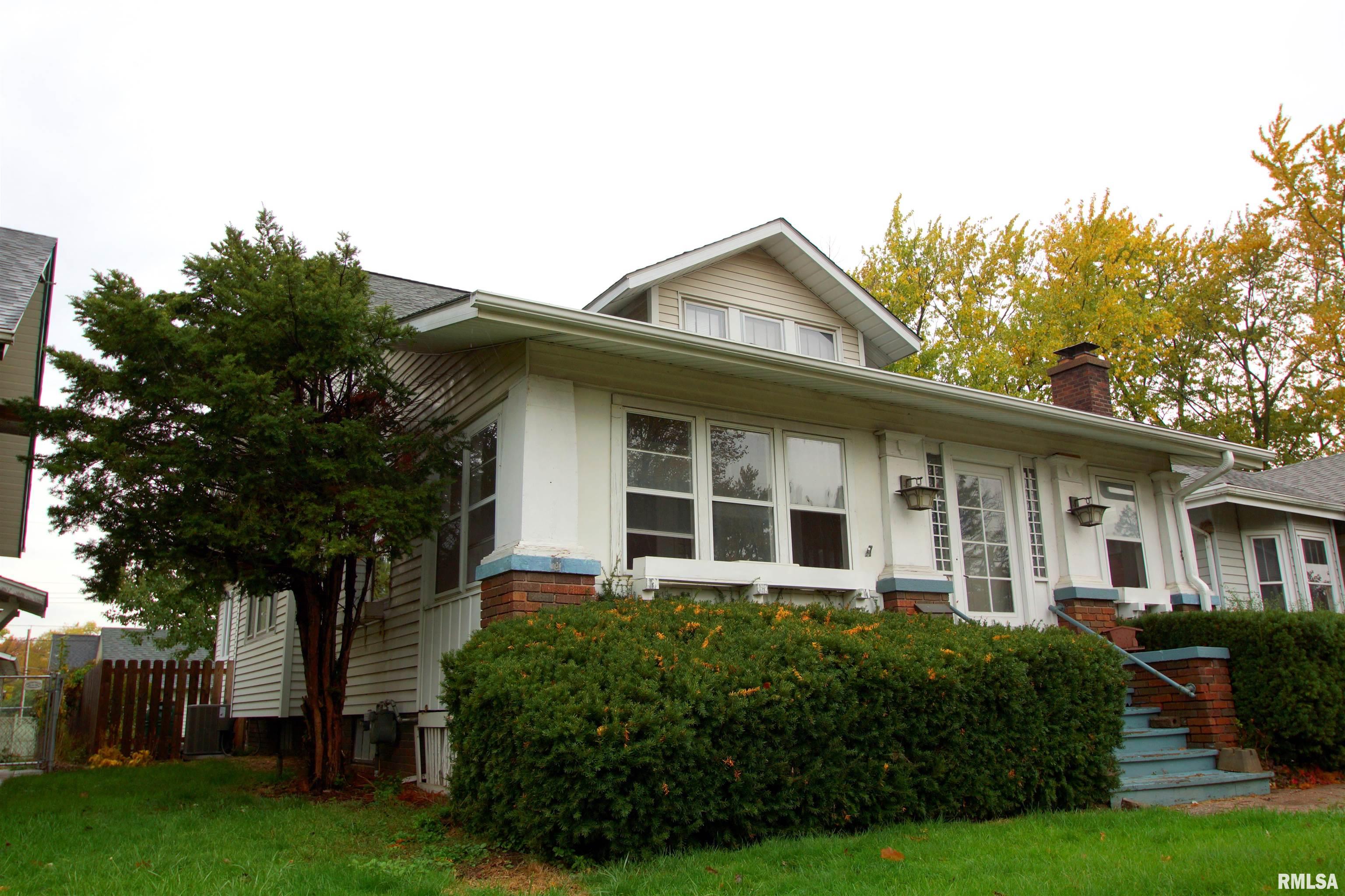 2113 12th Street Moline, IL 61265 - Photo 1 of 19