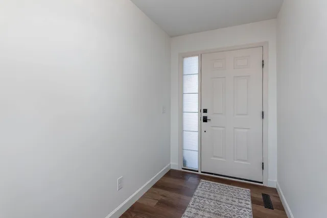 $359,900 | 1051 Sakatah Court, Madison Lake, MN 56063