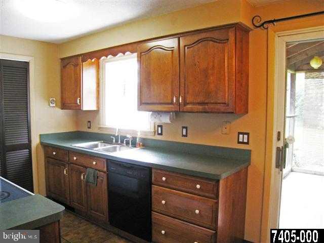 1860 3rd Avenue York, PA 17402 - Photo 9 of 14