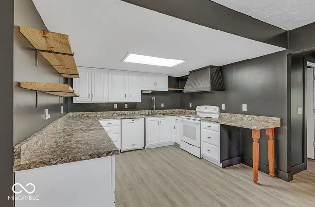 $470,000 | 5020 East County Road 100 North, Avon, IN 46123