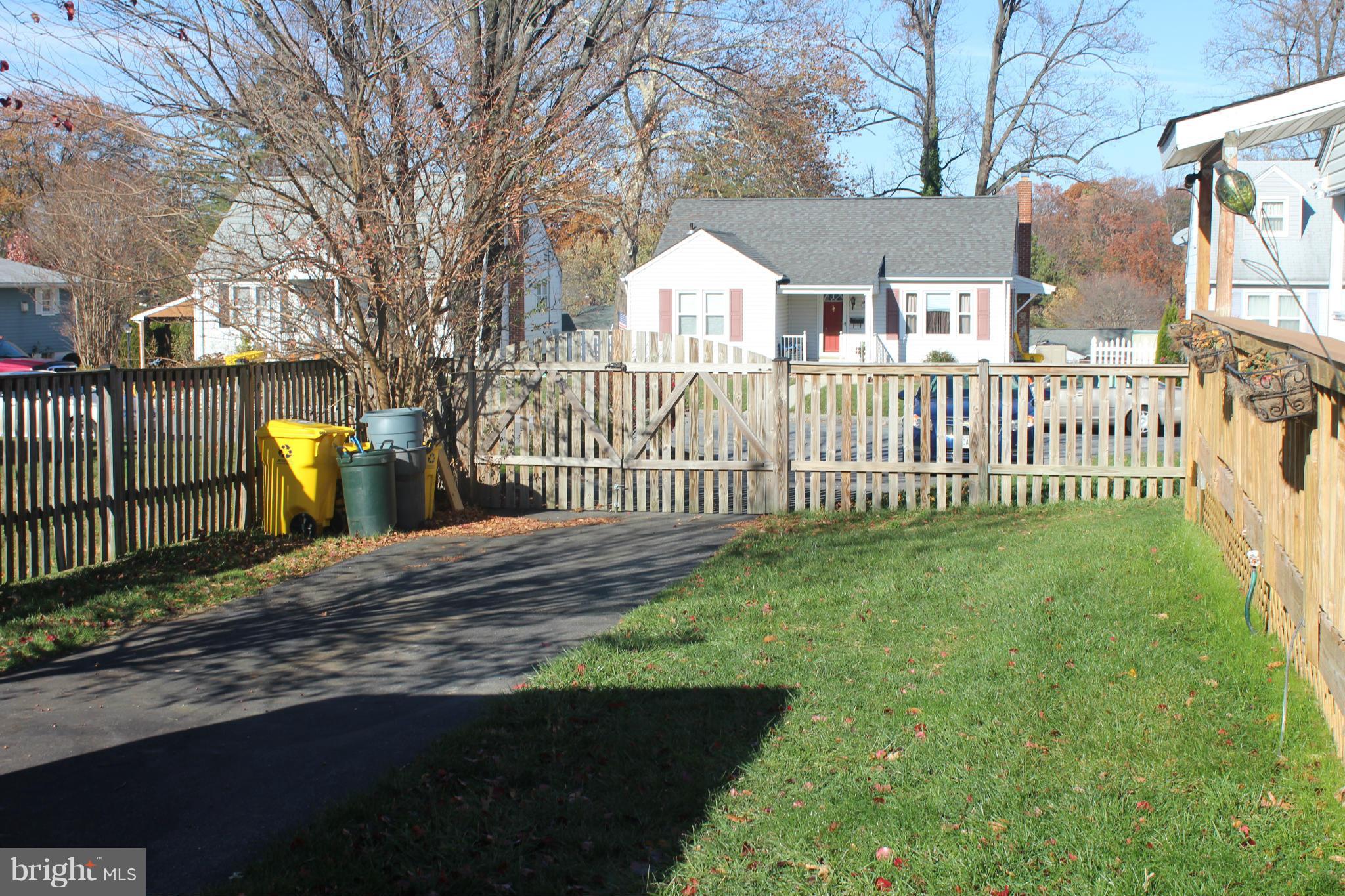 605 Cleveland Road Linthicum, MD 21090 - Photo 25 of 27 Exterior (Rear)