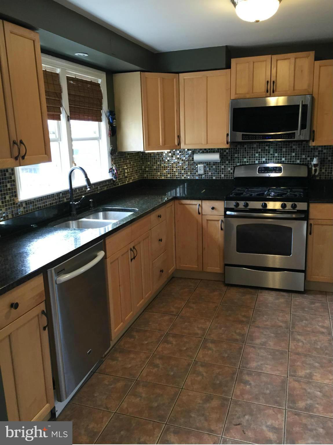 605 Cleveland Road Linthicum, MD 21090 - Photo 4 of 27 Kitchen