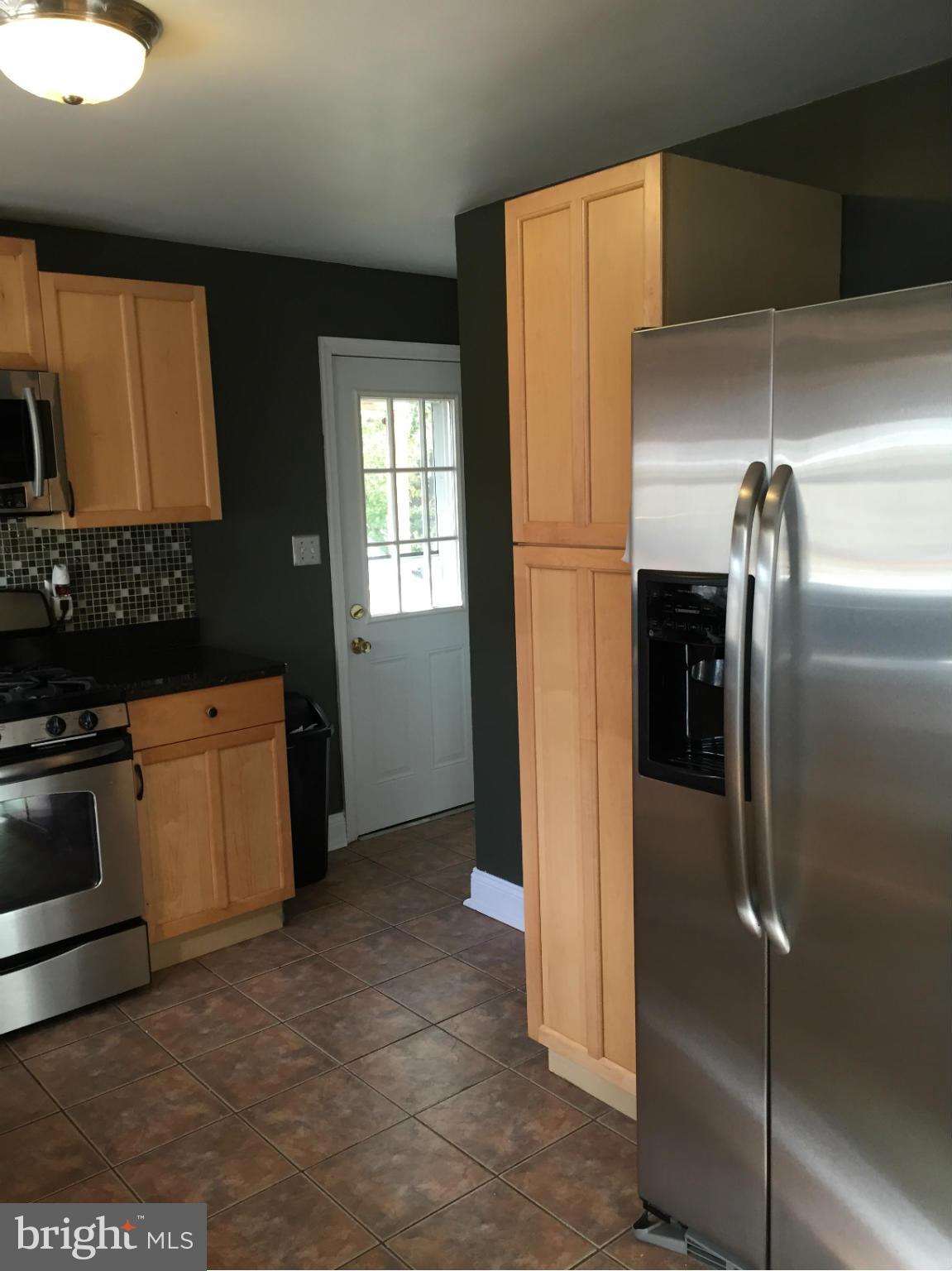 605 Cleveland Road Linthicum, MD 21090 - Photo 5 of 27 Kitchen