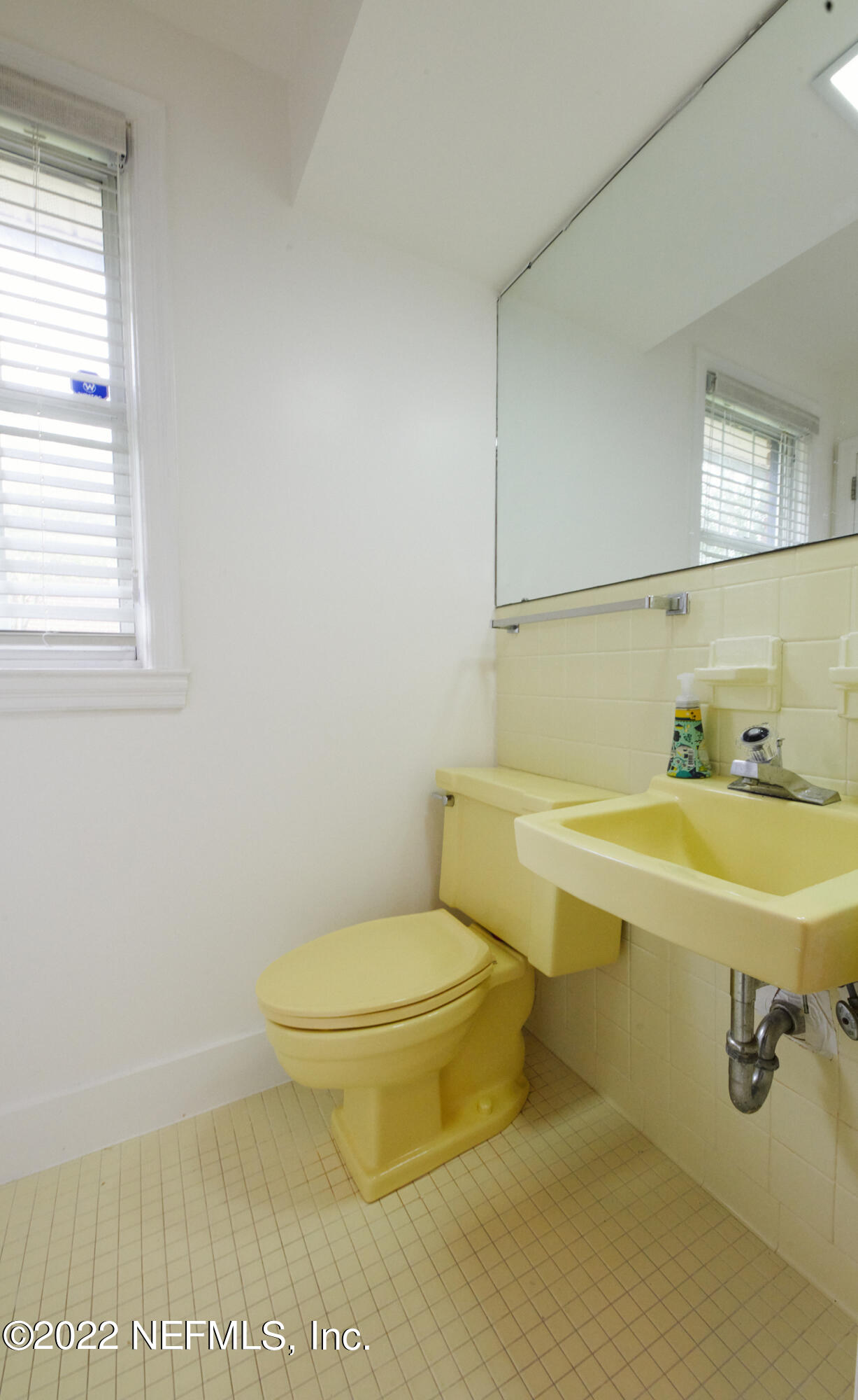 4615 Prince Edward Road Jacksonville, FL 32210 - Photo 28 of 33 Guest bath
