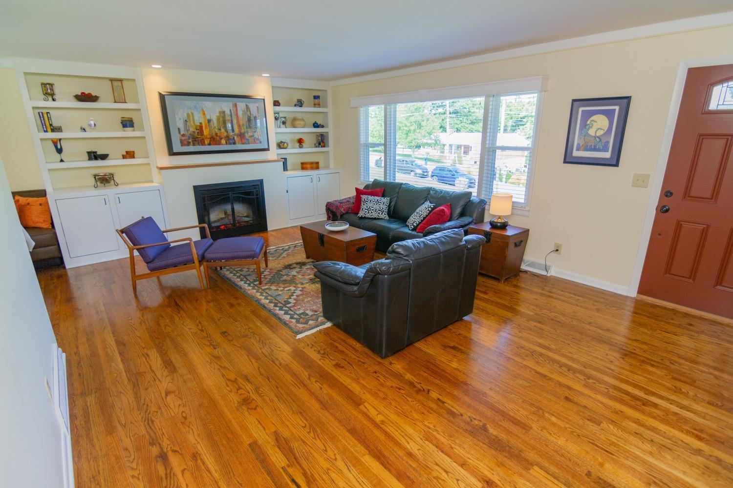5204 Valley Ridge Road Cincinnati, OH 45247 - Photo 3 of 39 Gallery Image 3
