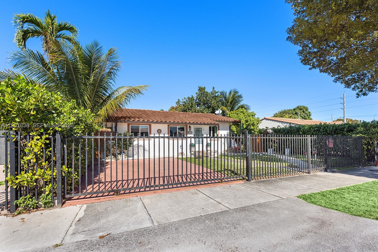 4331 Southwest 7th Street Miami, FL 33134 - Photo 21 of 46 a view of a park with a iron fence