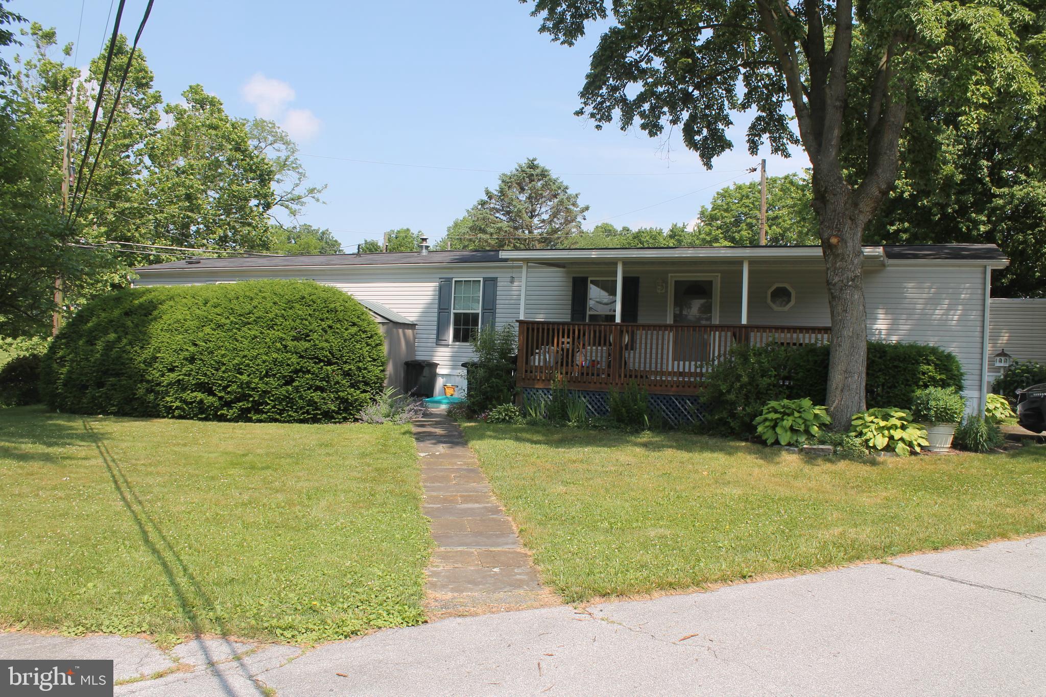 121 Weidler Lane Lititz, PA 17543 - Photo 1 of 25 FRONT VIEW