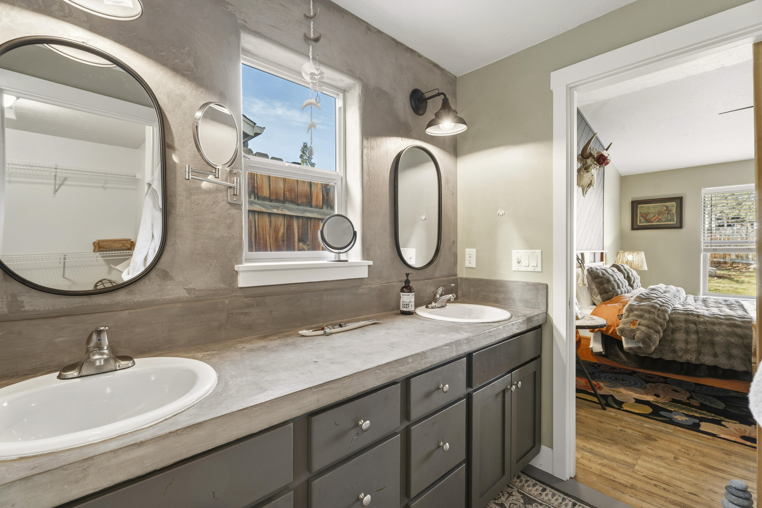 2845 Southwest 31st Street Redmond, OR 97756 - Photo 26 of 33 31-Bathroom