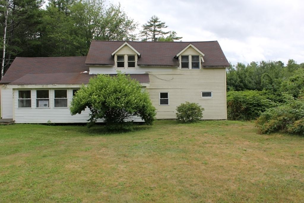 239 Meredith Neck Road Meredith, NH 03253 - Photo 2 of 10