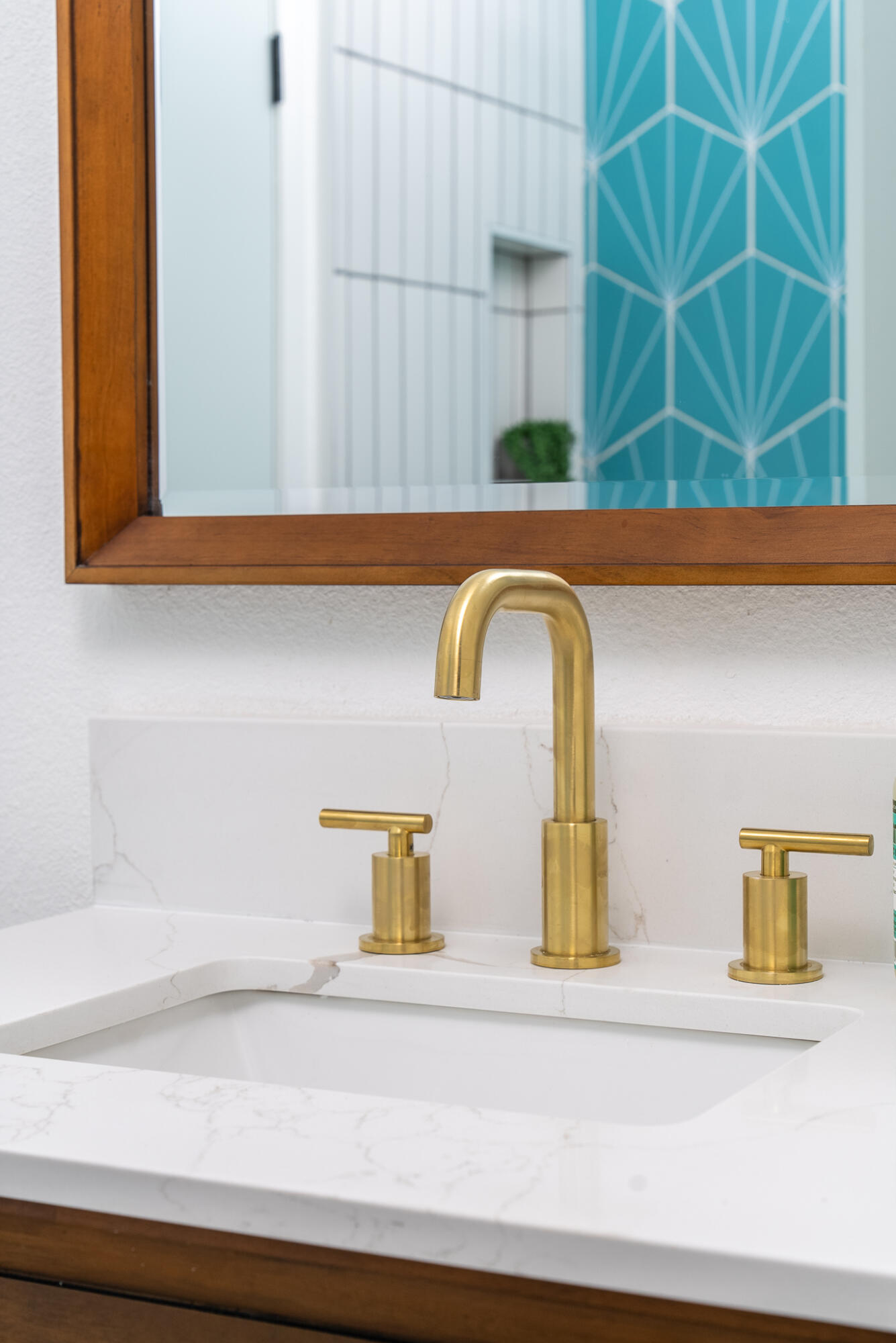 200 East Racquet Club Road, Unit 24 Palm Springs, CA 92262 - Photo 37 of 58 a bathroom with a sink and a mirror