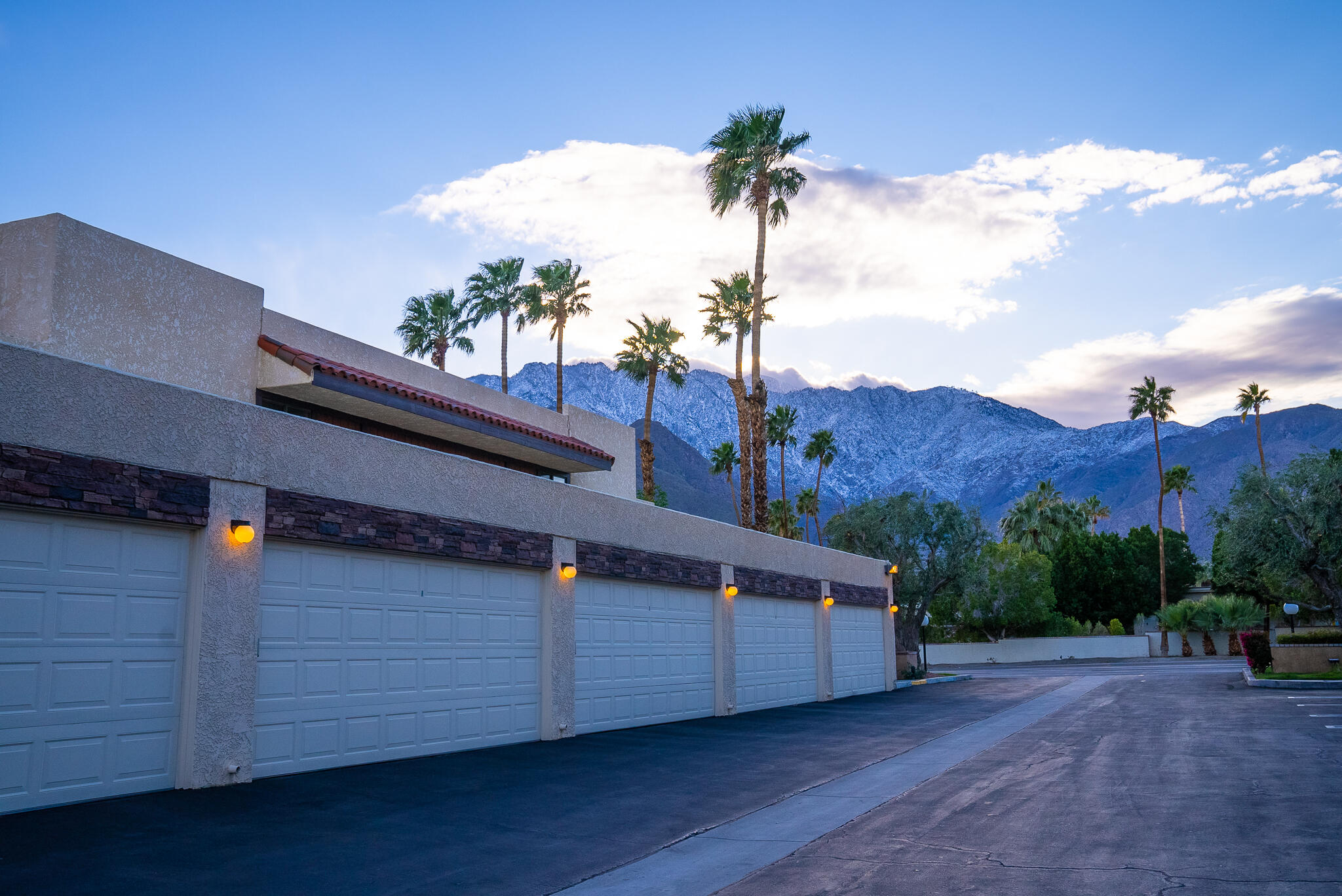 200 East Racquet Club Road, Unit 24 Palm Springs, CA 92262 - Photo 40 of 58 a view of a terrace with a yard