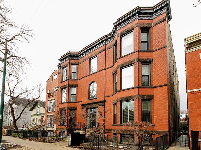 2730 North Racine Avenue, Unit 2S Chicago, IL 60614 - Photo 1 of 18 front view of a building