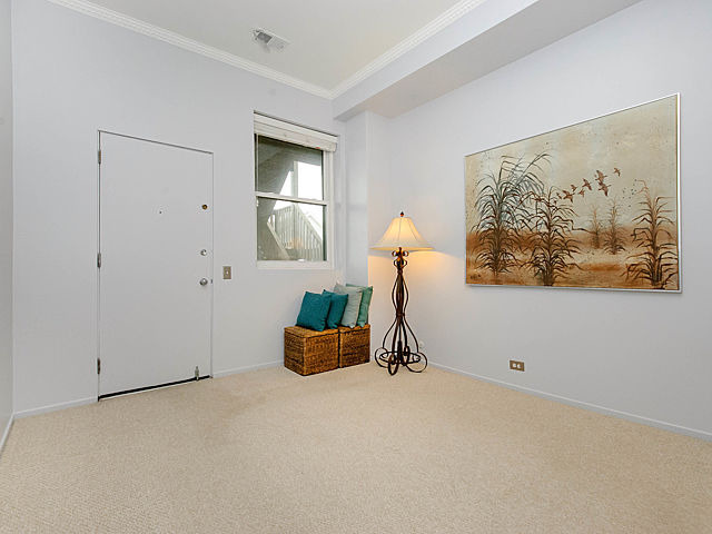 2730 North Racine Avenue, Unit 2S Chicago, IL 60614 - Photo 10 of 18 a view of empty room with window