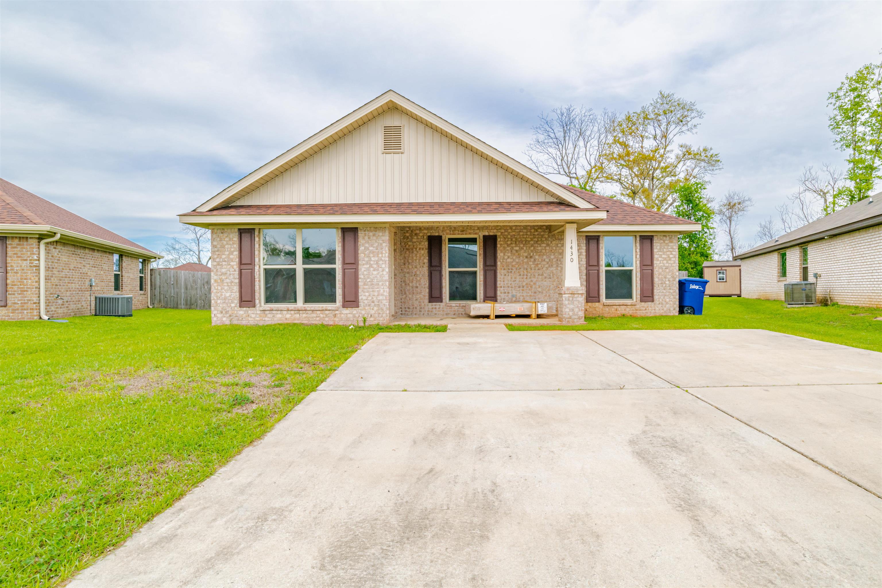 1430 Majesty Loop Foley, AL 36535 - Photo 3 of 29