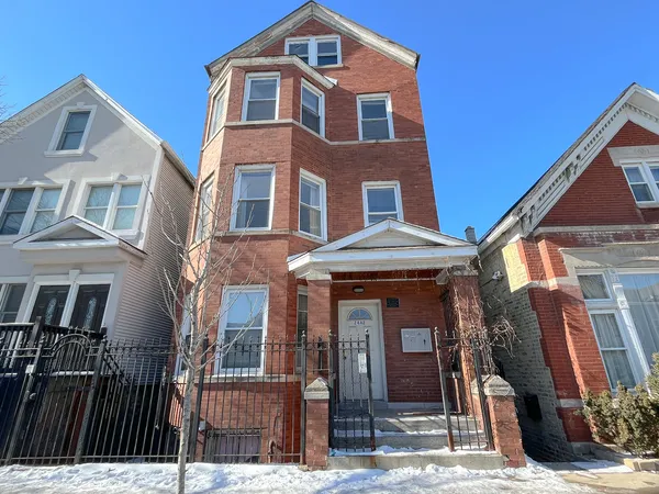 $2,500 | 2442 North Ashland Avenue, Unit 2, Chicago, IL 60614