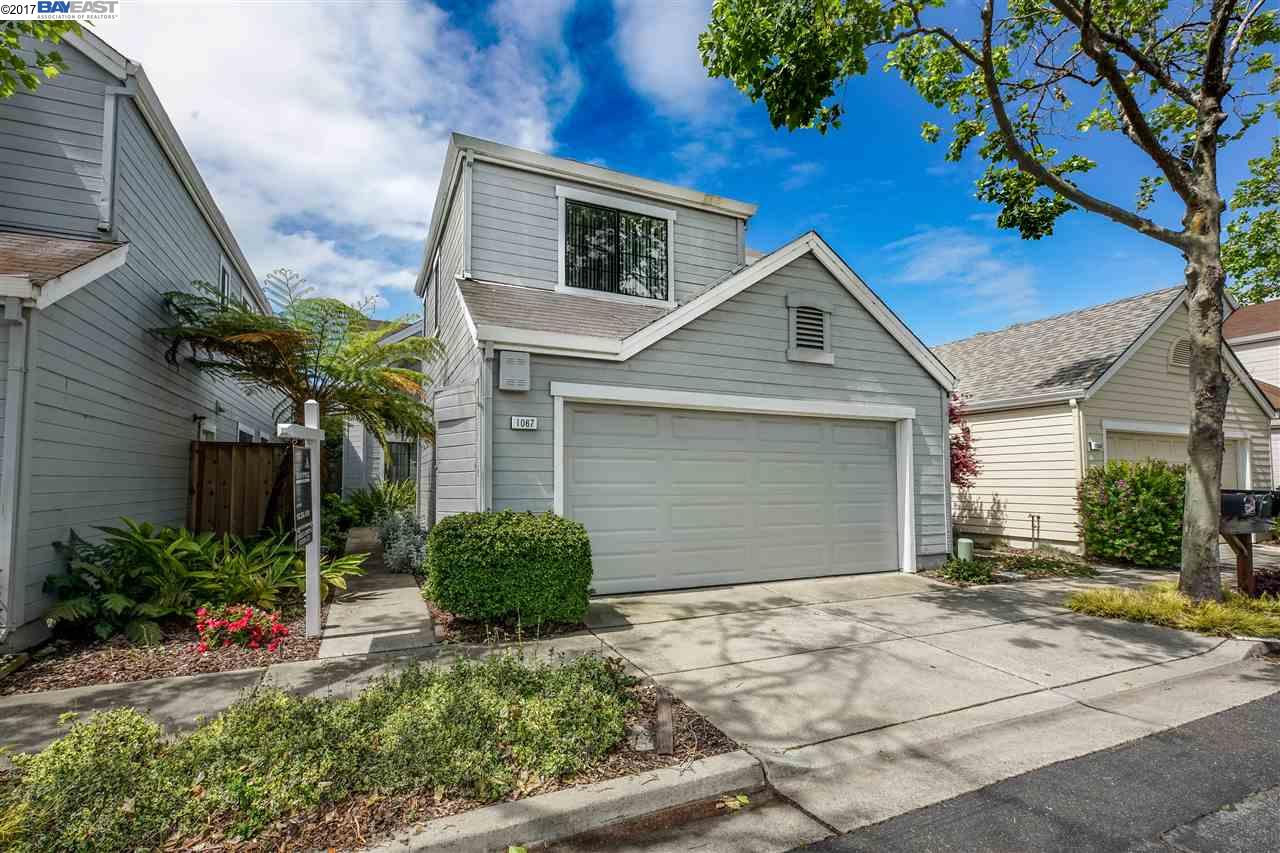 1067 Foster Street Alameda, CA 94502 - Photo 1 of 1 a front view of a house with a yard