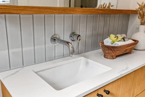 $799,000 | 18810 Madison Avenue, Castro Valley, CA 94546