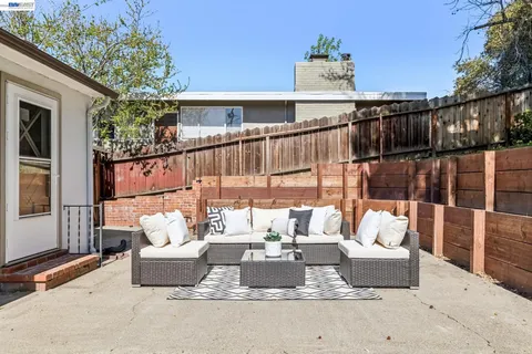 $799,000 | 18810 Madison Avenue, Castro Valley, CA 94546