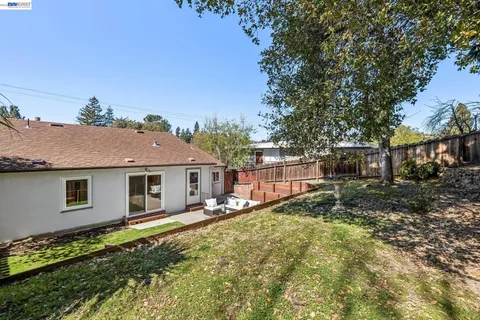 $799,000 | 18810 Madison Avenue, Castro Valley, CA 94546