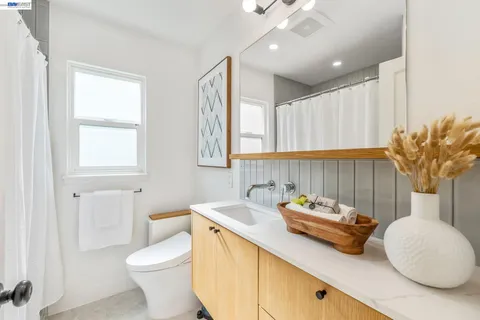 $799,000 | 18810 Madison Avenue, Castro Valley, CA 94546