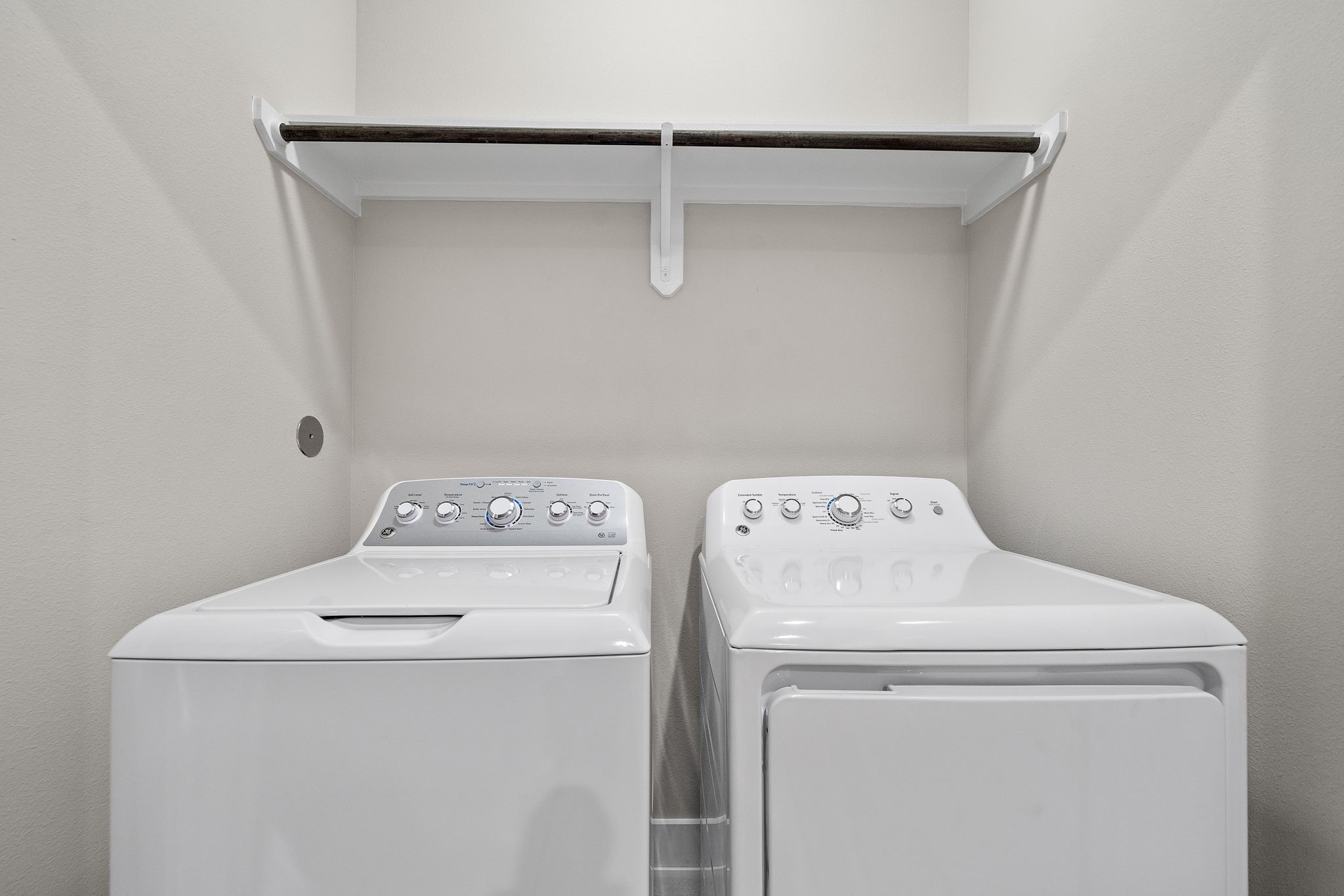 7522 Sandle Street Houston, TX 77088 - Photo 21 of 26 a utility room with dryer and washer