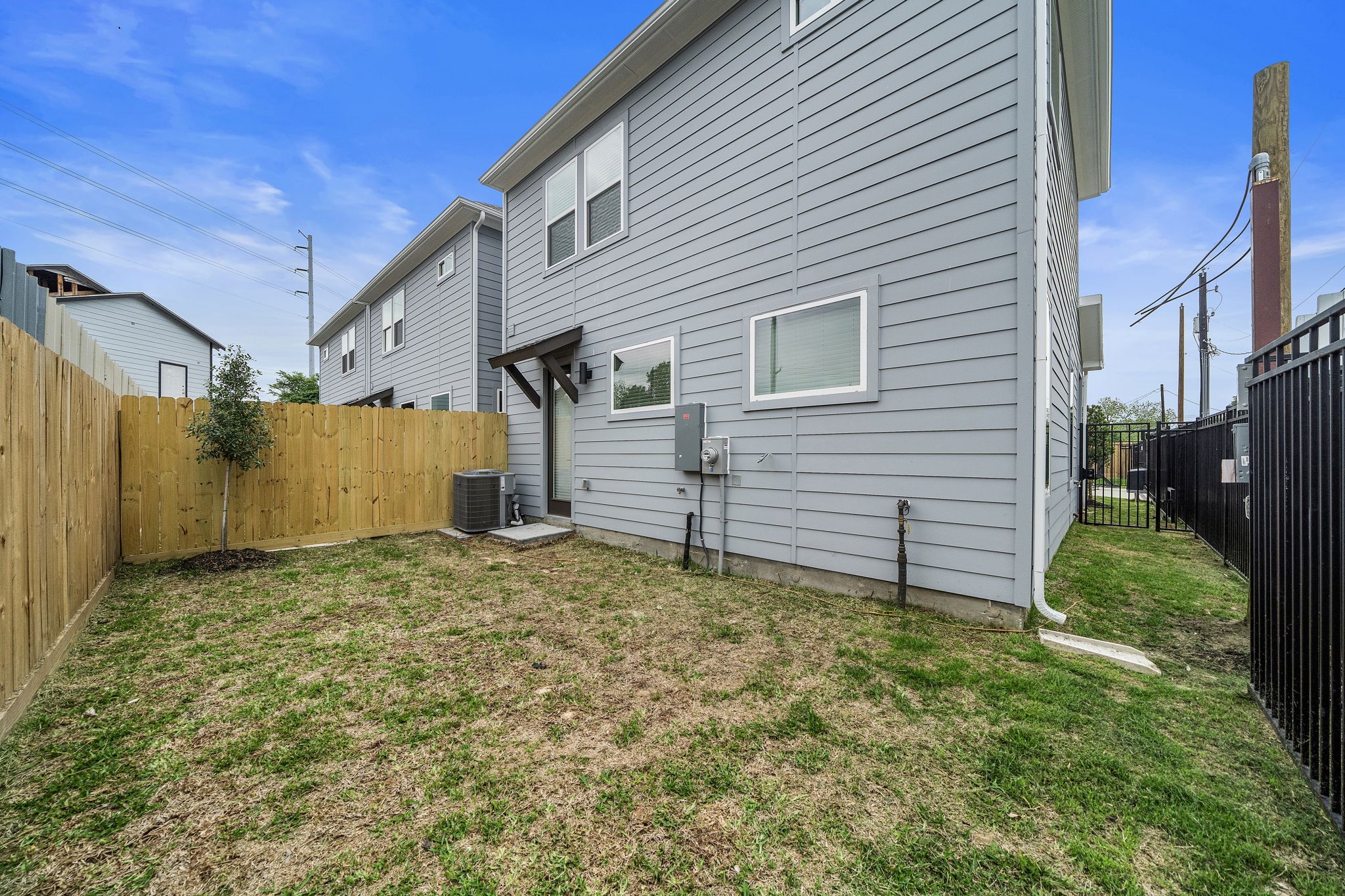 7522 Sandle Street Houston, TX 77088 - Photo 22 of 26 a view of a backyard
