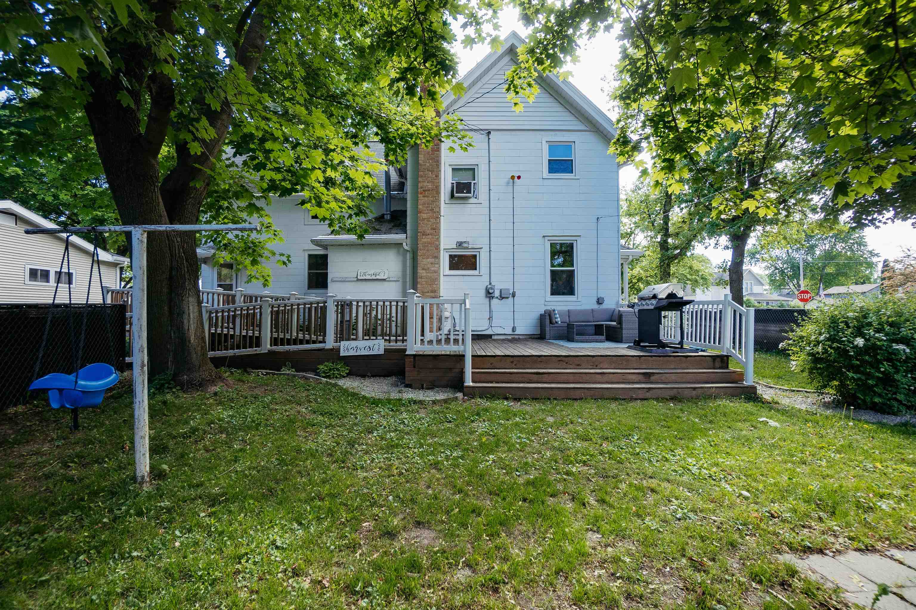 536 Eureka Street Ripon, WI 54971 - Photo 4 of 32