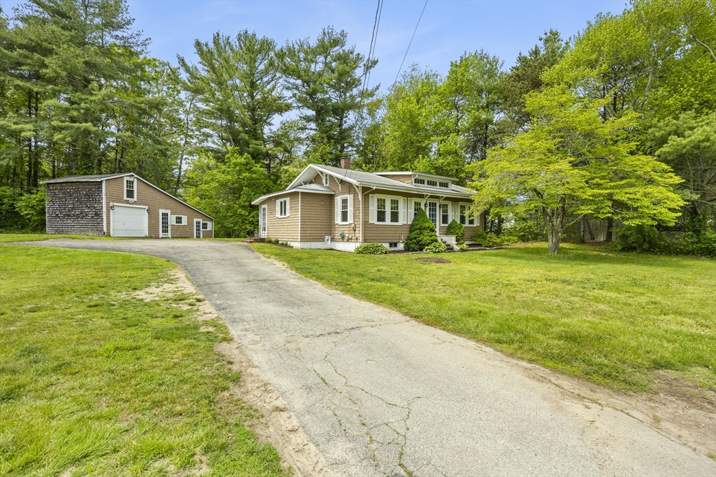 955 Middle Road Acushnet, MA 02743 - Photo 3 of 26