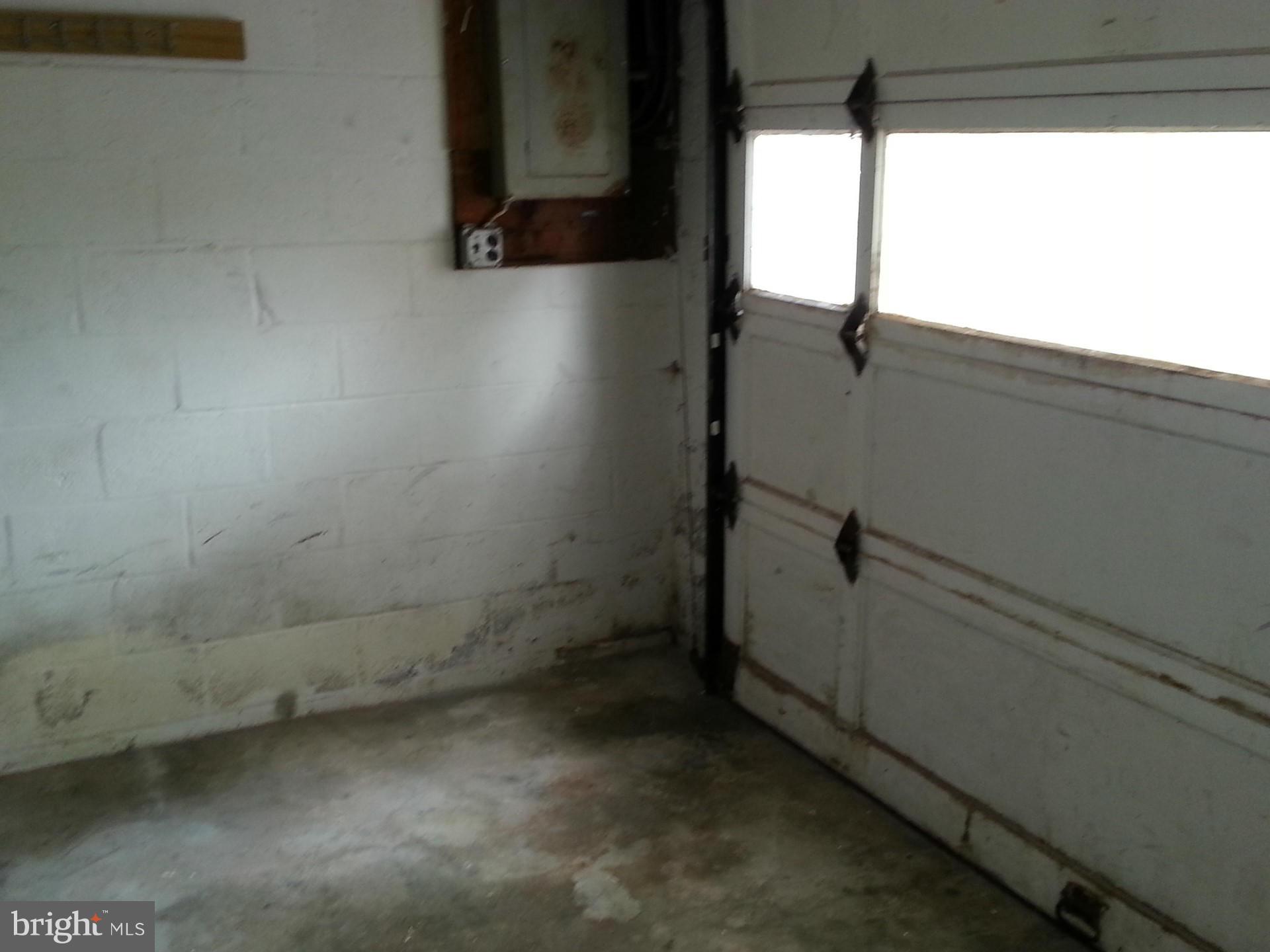 2517 Forest Glen Road Silver Spring, MD 20910 - Photo 15 of 18 Garage