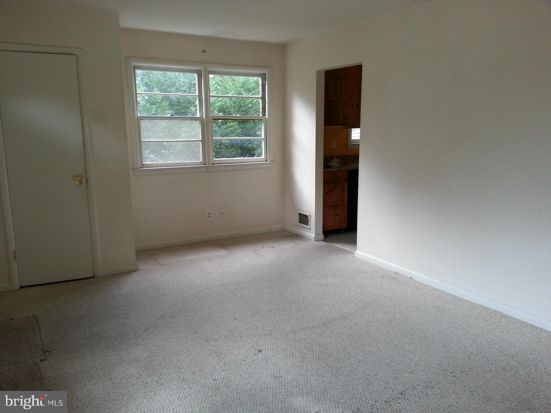 2517 Forest Glen Road Silver Spring, MD 20910 - Photo 3 of 18 Family Room