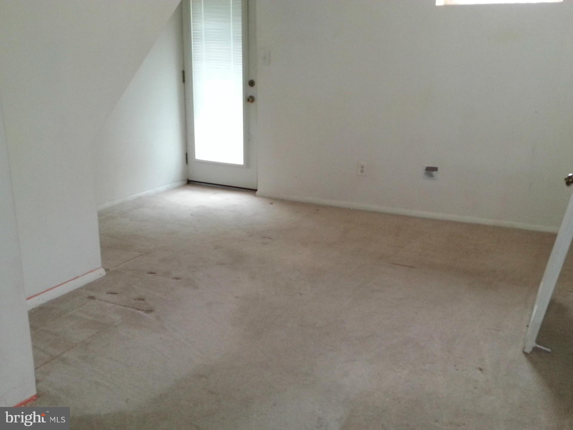2517 Forest Glen Road Silver Spring, MD 20910 - Photo 8 of 18 Living room