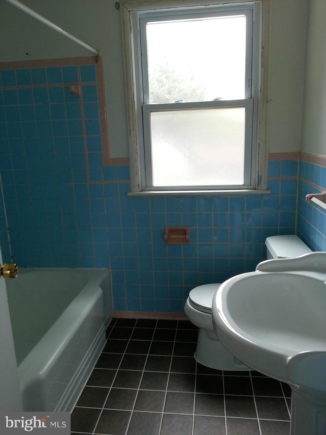 2517 Forest Glen Road Silver Spring, MD 20910 - Photo 10 of 18 Bath