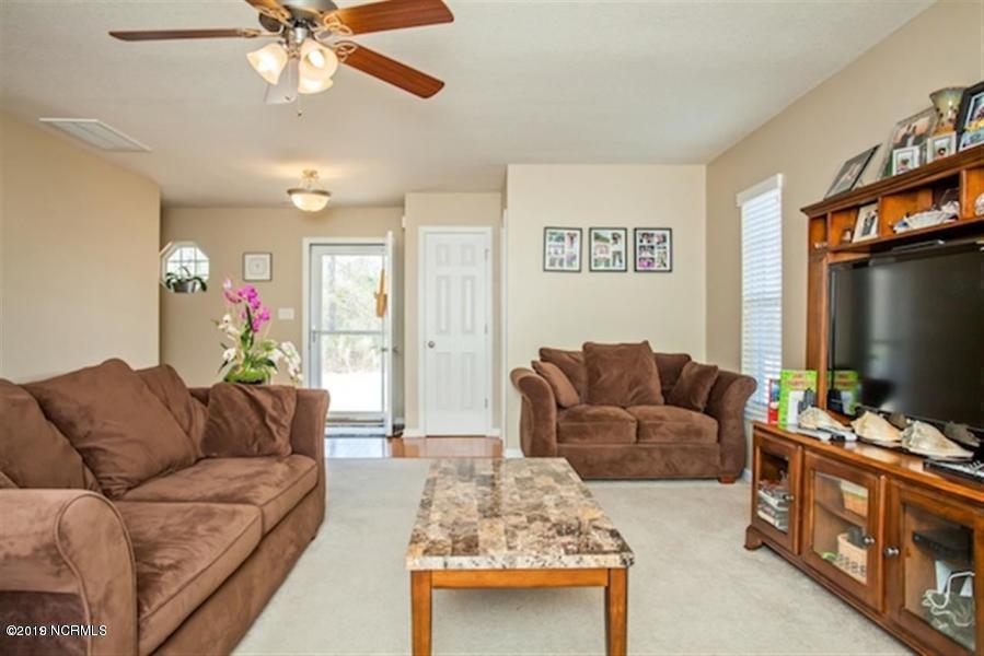 141 Baysden Road Chinquapin, NC 28521 - Photo 4 of 15 20181025120331551665000000-o