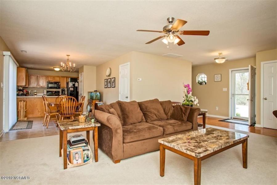 141 Baysden Road Chinquapin, NC 28521 - Photo 5 of 15 20181025120332450896000000-o