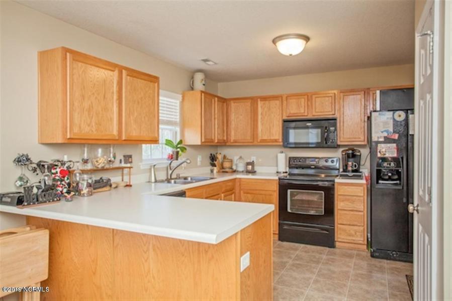 141 Baysden Road Chinquapin, NC 28521 - Photo 6 of 15 20181025120334662164000000-o