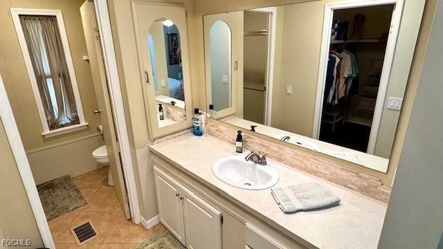 5520 Colonial Road North Fort Myers, FL 33917 - Photo 11 of 44 a bathroom with a sink and a mirror