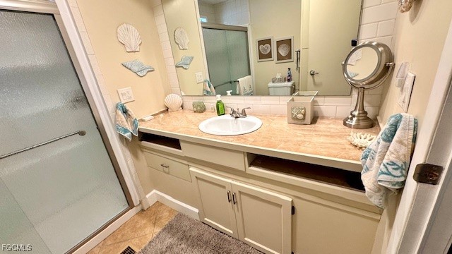 5520 Colonial Road North Fort Myers, FL 33917 - Photo 17 of 44 a bathroom with a sink and a mirror