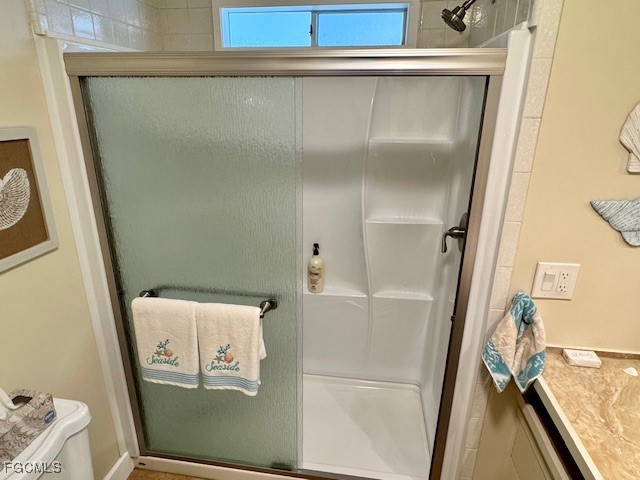 5520 Colonial Road North Fort Myers, FL 33917 - Photo 19 of 44 a bathroom with a bathtub