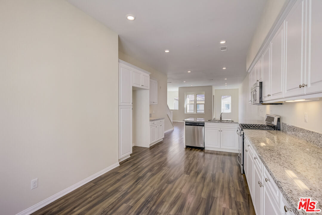 135 Neptune Irvine, CA 92618 - Photo 15 of 30