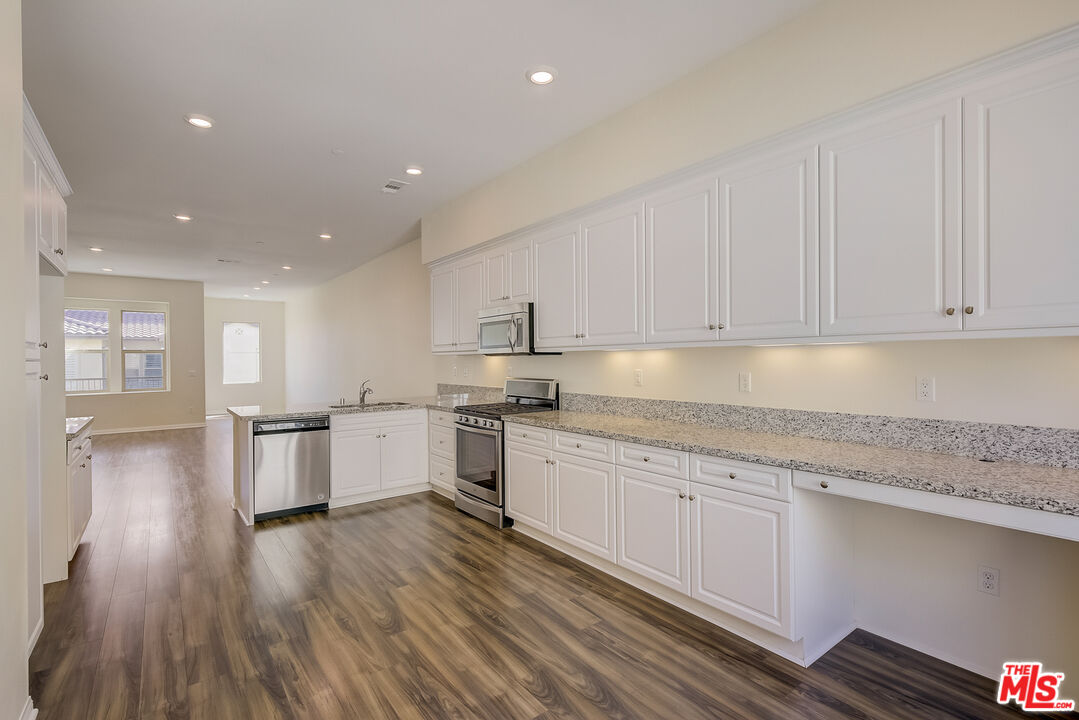 135 Neptune Irvine, CA 92618 - Photo 4 of 30