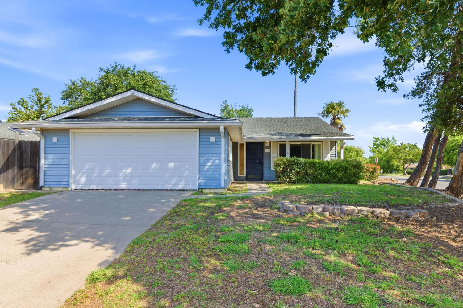 6353 Edgerton Way Carmichael, CA 95608 - Photo 12 of 47
