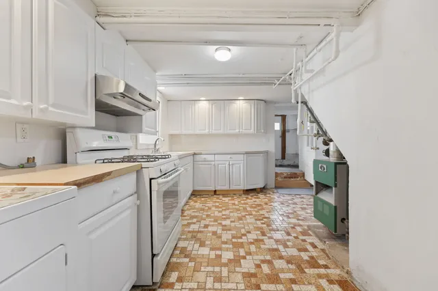 $999,000 | 40 Moshier Street, Greenwich, CT 06831