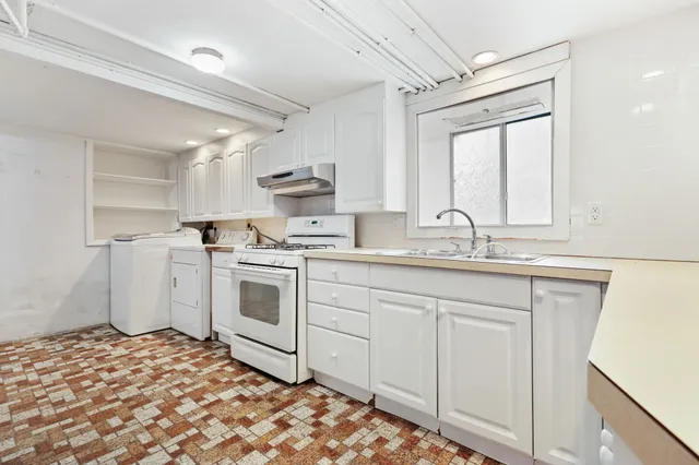 $999,000 | 40 Moshier Street, Greenwich, CT 06831