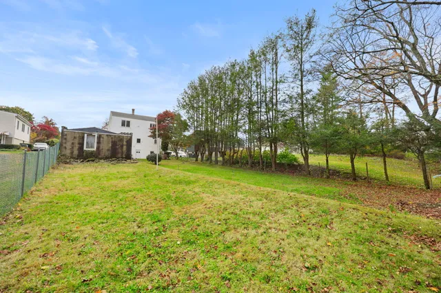 $999,000 | 40 Moshier Street, Greenwich, CT 06831