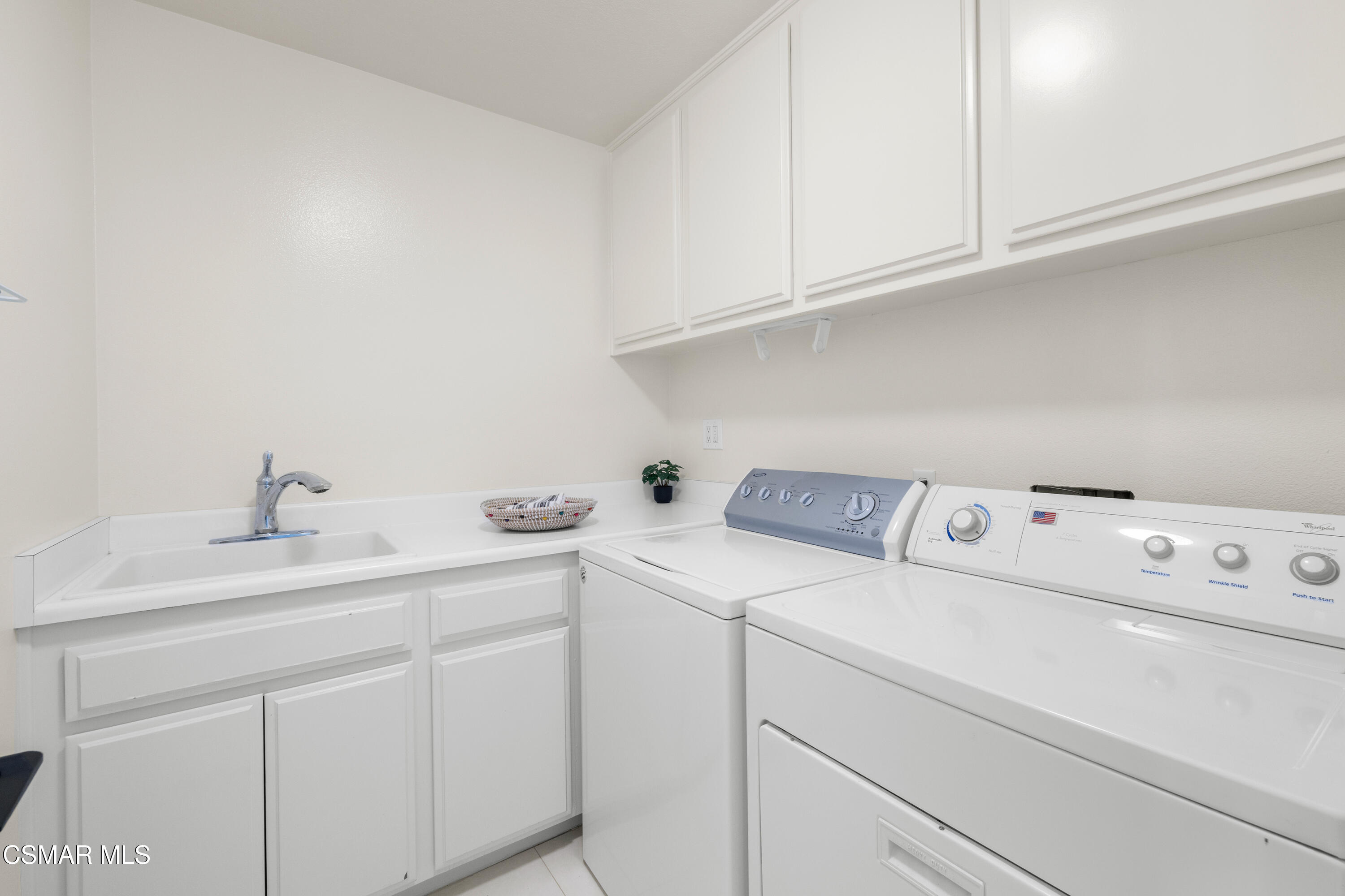 607 Hawks Bill Place Simi Valley, CA 93065 - Photo 26 of 33 HawksBill26