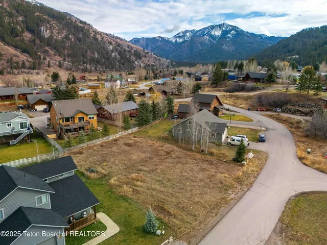 $190,000 | 450 Greys River Loop, Alpine, WY 83128