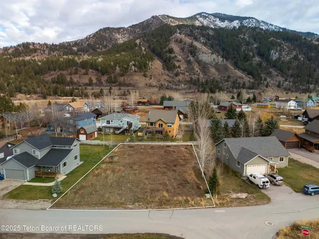 $190,000 | 450 Greys River Loop, Alpine, WY 83128