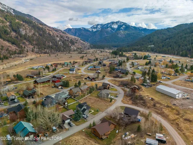 $190,000 | 450 Greys River Loop, Alpine, WY 83128