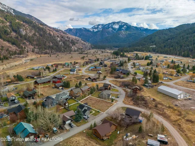 $190,000 | 450 Greys River Loop, Alpine, WY 83128